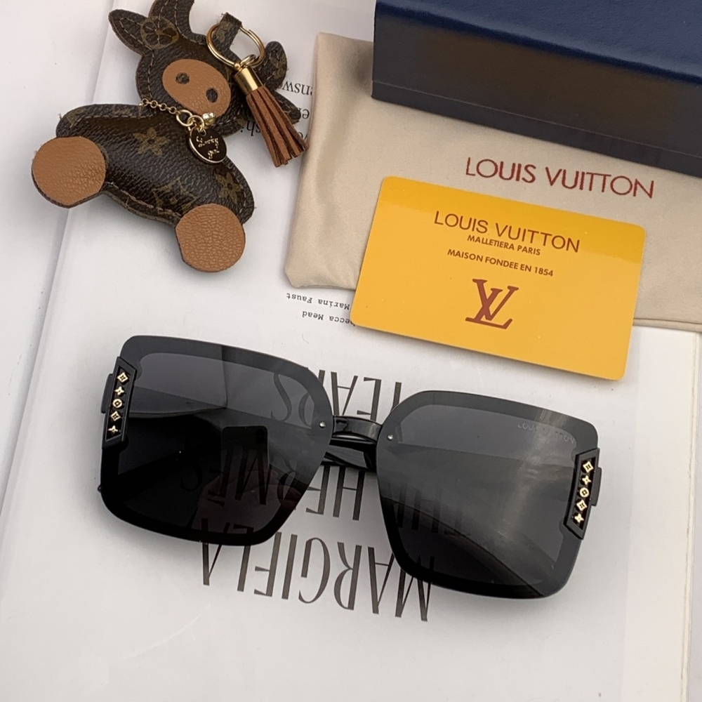 Louis Vuitton Black Statement Shades
